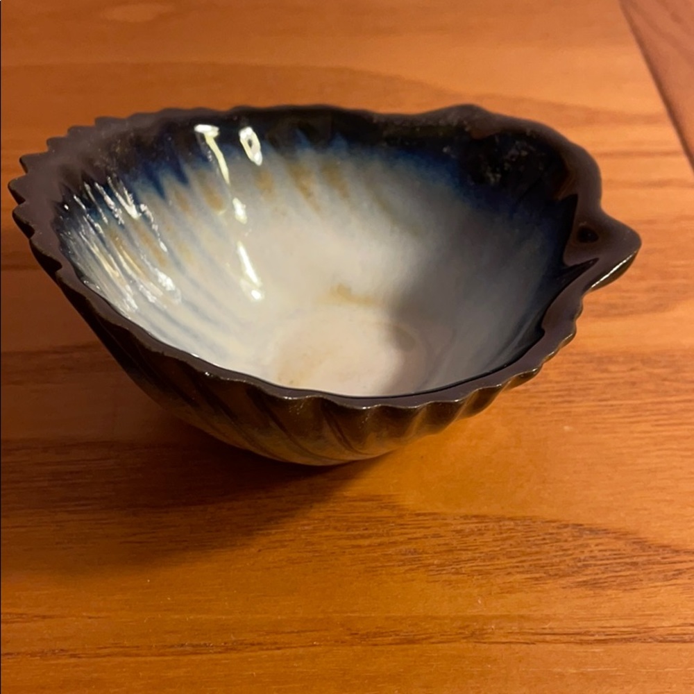 Ceramic Shell Small Bowl - Picture 2 of 4